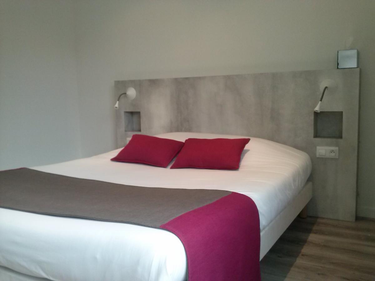 Logis - Hotel Restaurant Du Canard Hangest-sur-Somme Ruang foto