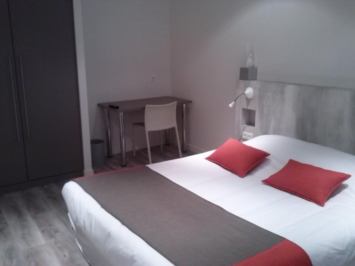 Logis - Hotel Restaurant Du Canard Hangest-sur-Somme Ruang foto