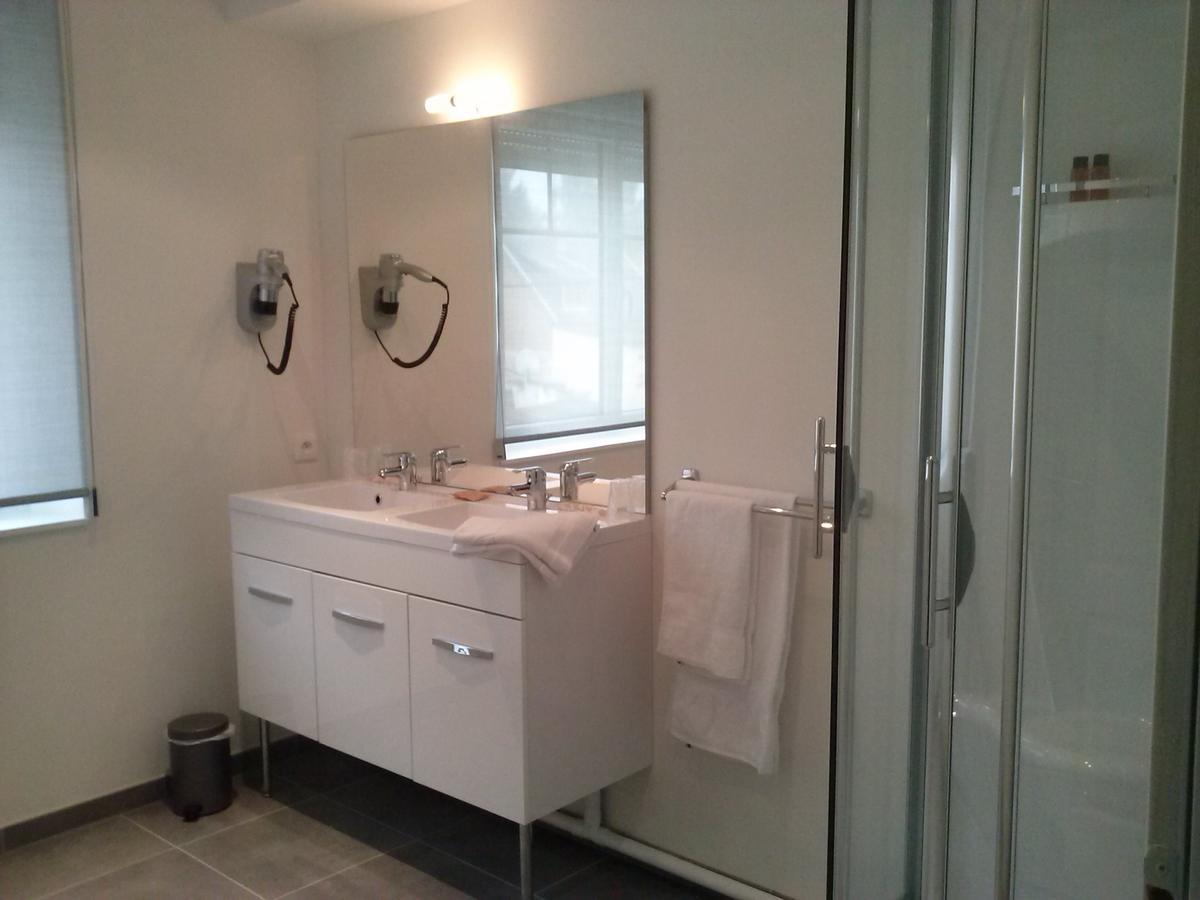 Logis - Hotel Restaurant Du Canard Hangest-sur-Somme Ruang foto