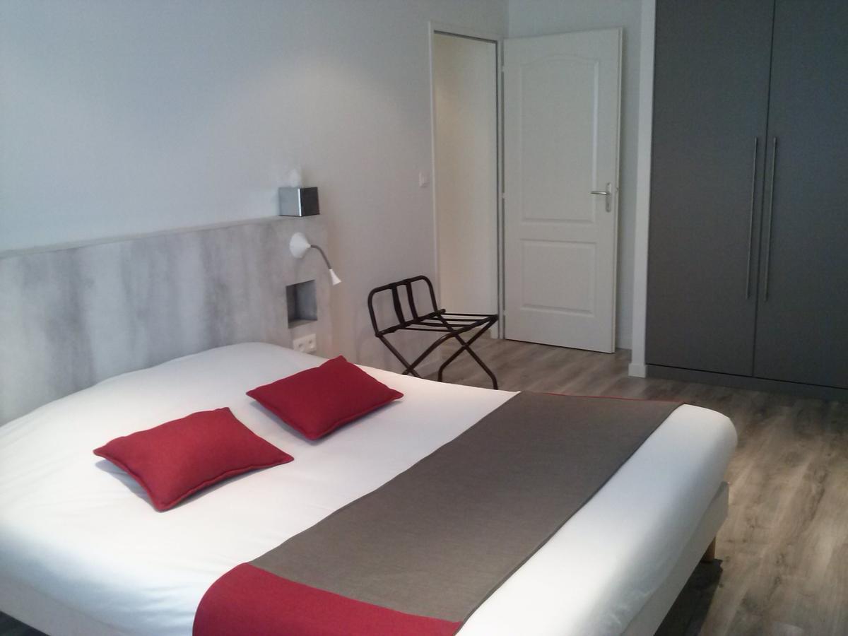 Logis - Hotel Restaurant Du Canard Hangest-sur-Somme Ruang foto